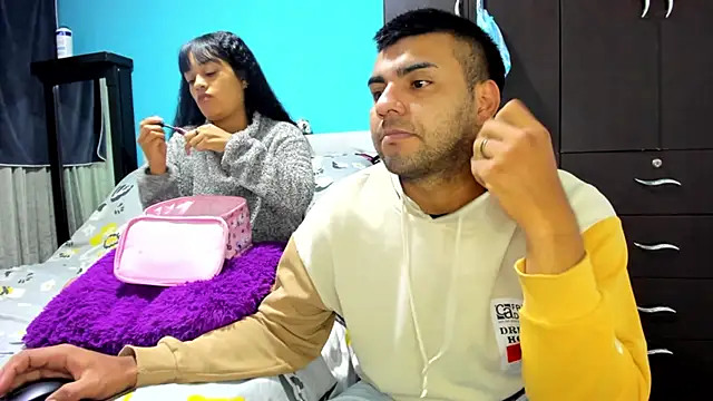 Snapshot of 2ScarletandRyan8 chatting on November 6, 2025, 9:57 am 2ScarletandRyan8 online show from November 6, 2025, 9:57 am