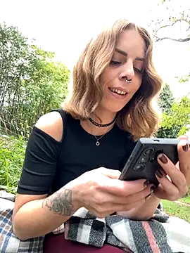 Snapshot of Mia_Railey chatting on October 22, 2025, 2:05 pm Mia Railey online show from October 22, 2025, 2:05 pm