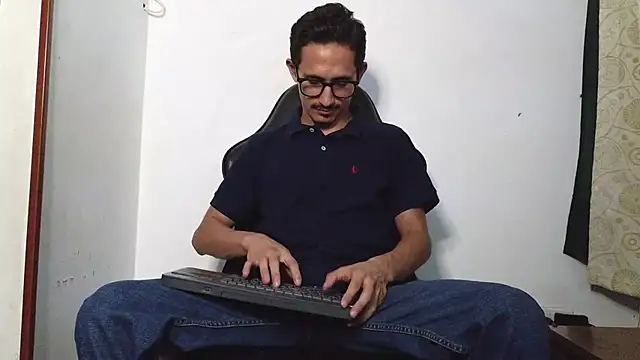 Snapshot of HomeAloneK chatting on February 11, 2026, 10:20 pm HomeAloneK online show from February 11, 2026, 10:20 pm