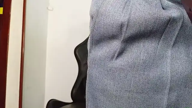 Snapshot of HomeAloneK chatting on January 8, 2026, 7:53 pm HomeAloneK online show from January 8, 2026, 7:53 pm