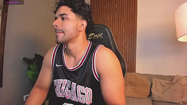 liam collins21 online show from March 25, 2026, 12:04 pm