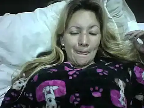 Snapshot of Paulita_x3 chatting on May 3, 2026, 8:30 am Paulita x3 online show from May 3, 2026, 8:30 am
