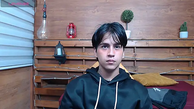 Snapshot of alex_477 chatting on November 5, 2025, 11:46 am alex 477 online show from November 5, 2025, 11:46 am