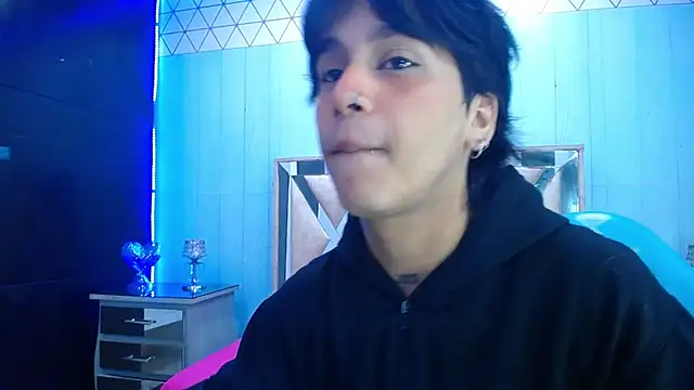 Snapshot of alex_477 chatting on November 20, 2025, 11:33 am alex 477 online show from November 20, 2025, 11:33 am