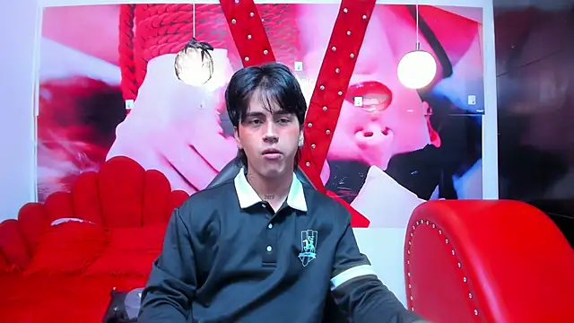 Snapshot of alex_477 chatting on October 23, 2025, 11:31 am alex 477 online show from October 23, 2025, 11:31 am