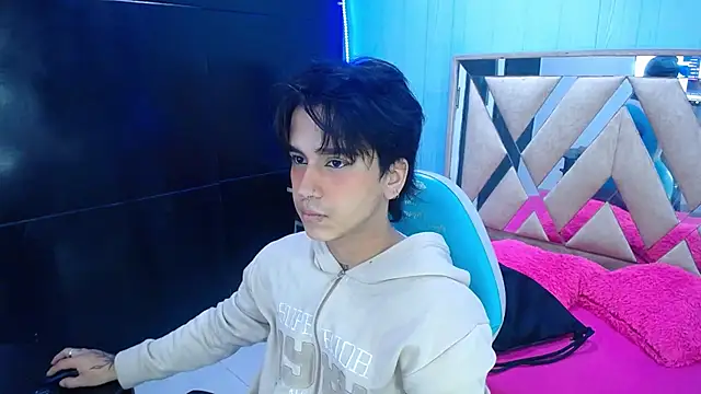 Snapshot of alex_477 chatting on November 13, 2025, 11:36 am alex 477 online show from November 13, 2025, 11:36 am