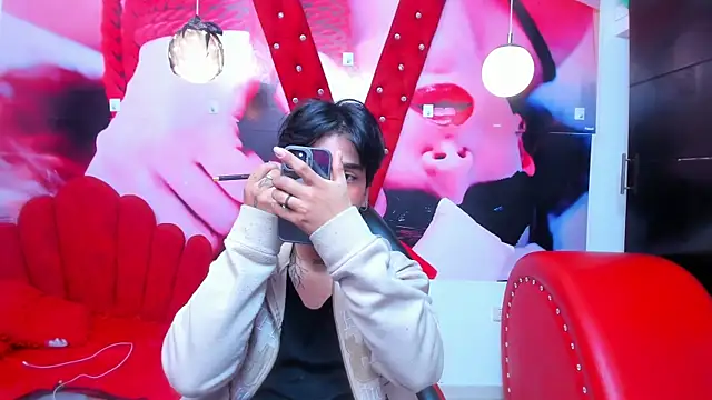 Snapshot of alex_477 chatting on November 15, 2025, 11:47 am alex 477 online show from November 15, 2025, 11:47 am