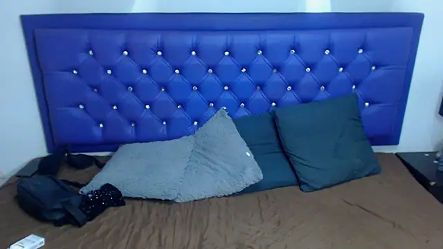 Snapshot of kiwii_nasty chatting on October 21, 2025, 10:53 pm kiwii nasty online show from October 21, 2025, 10:53 pm