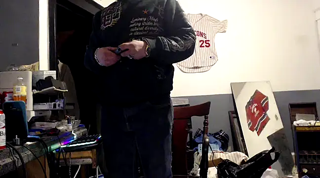 Snapshot of sledge901 chatting on February 7, 2025, 11:55 pm sledge901 online show from February 7, 2025, 11:55 pm