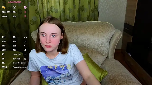 Snapshot of Cowell_Adelina chatting on June 17, 2026, 1:54 pm Cowell Adelina online show from June 17, 2026, 1:54 pm