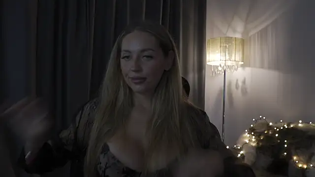 Snapshot of JoanneGG chatting on November 11, 2025, 7:25 am JoanneGG online show from November 11, 2025, 7:25 am