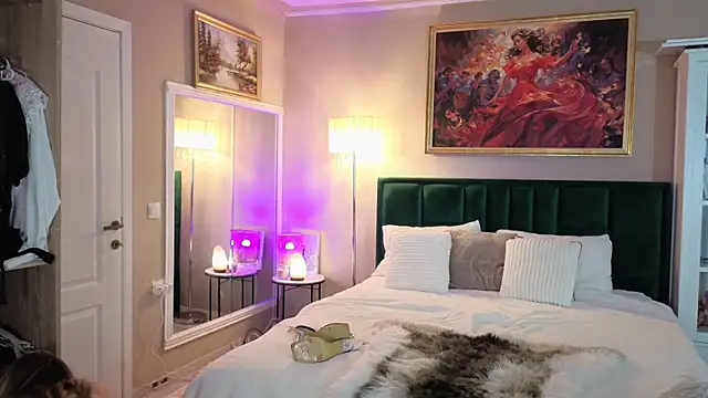 JoanneGG online show from April 4, 2026, 7:37 am