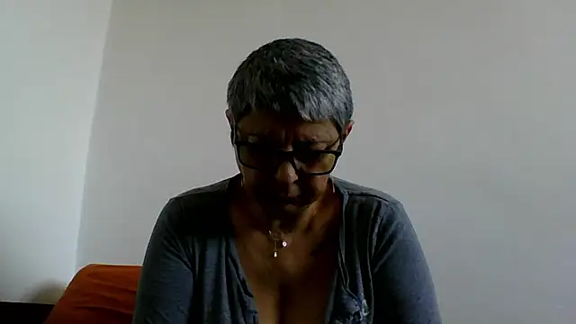 roseblak42 online show from January 12, 2026, 9:49 am