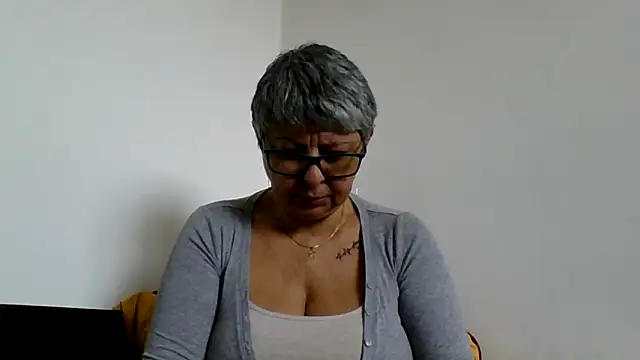 roseblak42 online show from March 24, 2026, 9:42 am