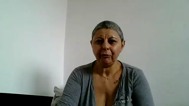 roseblak42 online show from December 2, 2025, 9:55 am