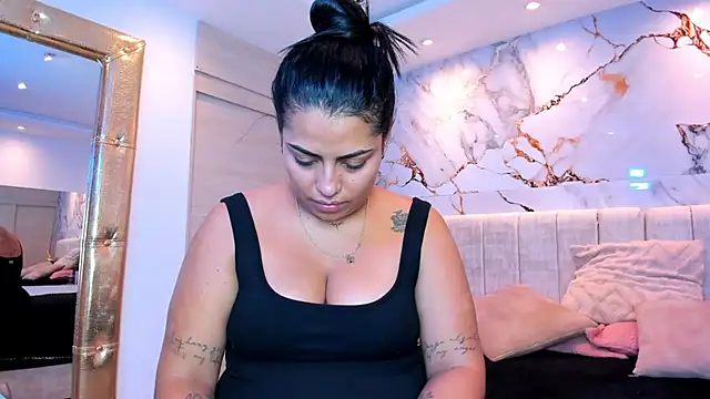 kiana cream online show from April 13, 2026, 11:36 am