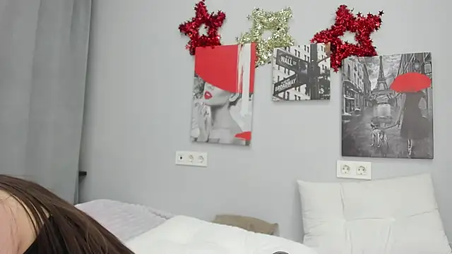 Snapshot of Tiny_JuJu chatting on December 15, 2025, 1:22 am Tiny JuJu online show from December 15, 2025, 1:22 am