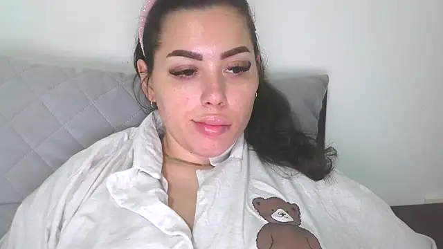 LovelyJulliette online show from February 9, 2026, 6:50 pm