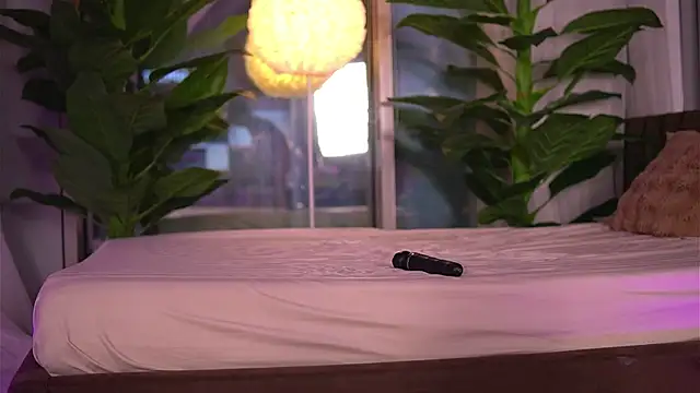 Snapshot of KaylaBray chatting on October 22, 2025, 3:28 am KaylaBray online show from October 22, 2025, 3:28 am