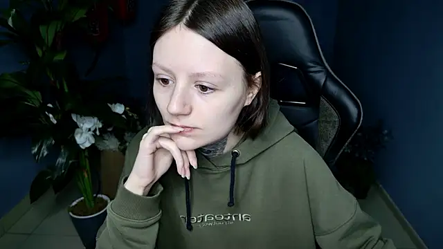 Snapshot of VeliraBraitberg chatting on March 22, 2025, 5:06 am VeliraBraitberg online show from March 22, 2025, 5:06 am