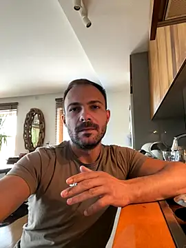 Snapshot of Adventurehotman chatting on September 29, 2025, 7:37 am Adventurehotman online show from September 29, 2025, 7:37 am