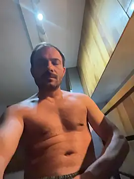 Snapshot of Adventurehotman chatting on November 9, 2025, 12:58 am Adventurehotman online show from November 9, 2025, 12:58 am