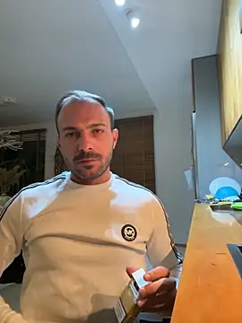 Snapshot of Adventurehotman chatting on October 5, 2025, 5:36 pm Adventurehotman online show from October 5, 2025, 5:36 pm