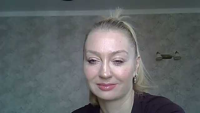 ZarinaSwift online show from March 23, 2026, 5:07 am