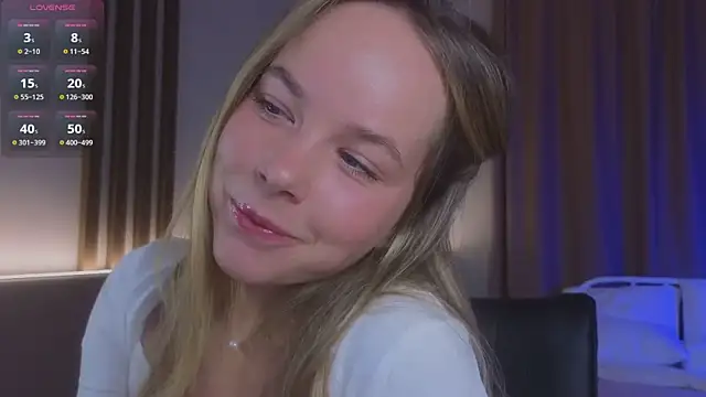 Snapshot of milly_shy chatting on December 4, 2025, 6:45 am milly shy online show from December 4, 2025, 6:45 am