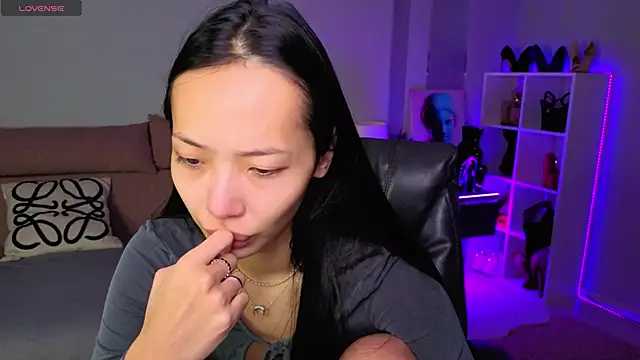 Snapshot of _MIURA_ chatting on November 5, 2025, 1:09 am MIURA online show from November 5, 2025, 1:09 am