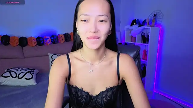 Snapshot of _MIURA_ chatting on October 28, 2025, 1:06 am MIURA online show from October 28, 2025, 1:06 am