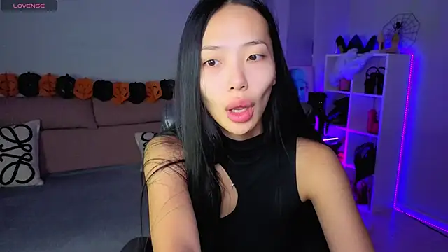 Snapshot of _MIURA_ chatting on October 29, 2025, 1:04 am MIURA online show from October 29, 2025, 1:04 am