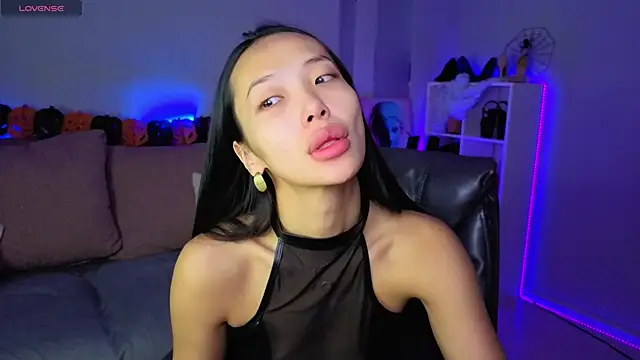 Snapshot of _MIURA_ chatting on October 30, 2025, 1:04 am MIURA online show from October 30, 2025, 1:04 am