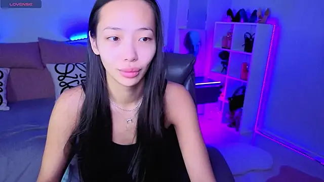 Snapshot of _MIURA_ chatting on November 14, 2025, 1:09 am MIURA online show from November 14, 2025, 1:09 am