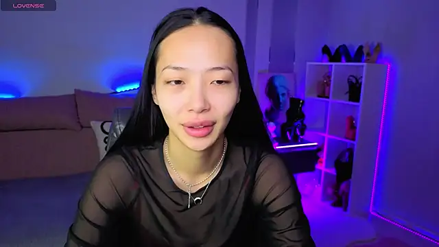 Snapshot of _MIURA_ chatting on November 13, 2025, 1:09 am MIURA online show from November 13, 2025, 1:09 am