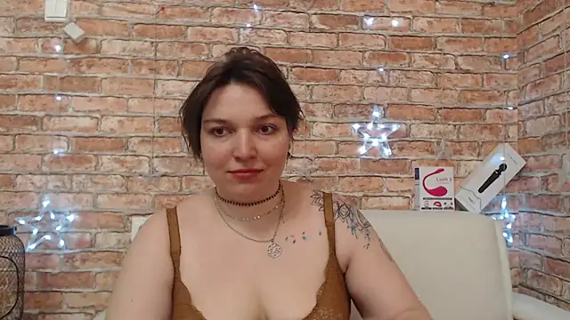 Amelia Kiss  online show from April 1, 2026, 1:08 am