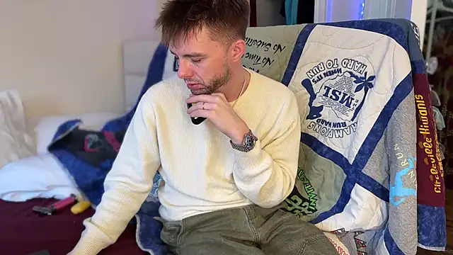 Snapshot of CupidZass chatting on March 5, 2025, 5:39 pm CupidZass online show from March 5, 2025, 5:39 pm