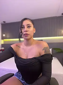 Snapshot of Sol_Miller chatting on December 7, 2024, 7:27 pm Sol Miller online show from December 7, 2024, 7:27 pm