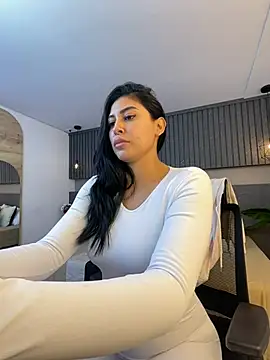 Snapshot of Sol_Miller chatting on February 12, 2025, 8:29 pm Sol Miller online show from February 12, 2025, 8:29 pm