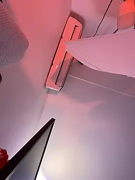 Snapshot of Sol_Miller chatting on February 4, 2025, 7:33 pm Sol Miller online show from February 4, 2025, 7:33 pm