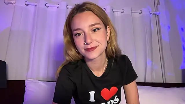 SirenaBelle online show from May 27, 2026, 9:22 pm