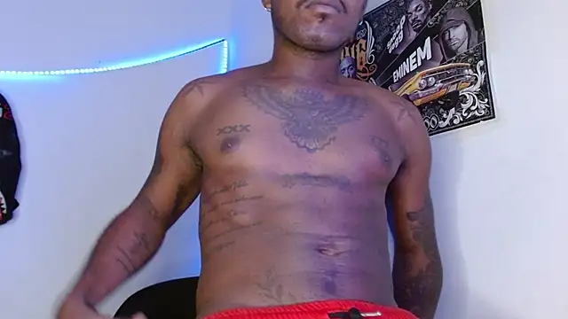 Snapshot of king__Black chatting on February 12, 2026, 11:48 pm king Black online show from February 12, 2026, 11:48 pm