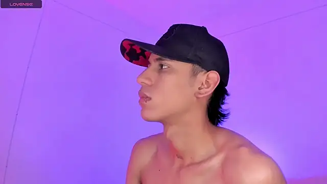 Snapshot of Levin_Hikaru chatting on September 14, 2025, 11:05 pm Levin Hikaru online show from September 14, 2025, 11:05 pm