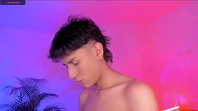 Snapshot of Levin_Hikaru chatting on October 12, 2025, 2:57 am Levin Hikaru online show from October 12, 2025, 2:57 am