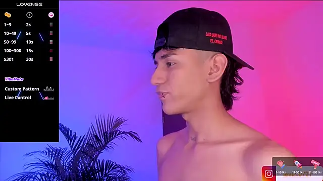 Snapshot of Levin_Hikaru chatting on October 11, 2025, 4:24 am Levin Hikaru online show from October 11, 2025, 4:24 am