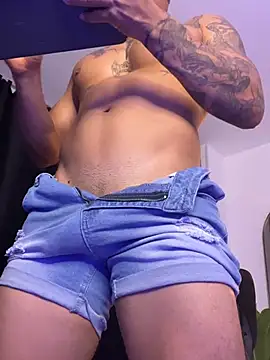 Snapshot of muscle_boyhorny chatting on February 21, 2026, 5:20 am muscle boyhorny online show from February 21, 2026, 5:20 am