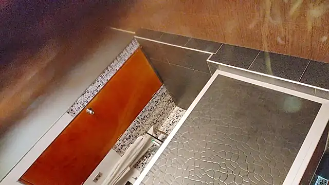 Snapshot of Alaia_sam chatting on November 7, 2025, 3:27 pm Alaia sam online show from November 7, 2025, 3:27 pm