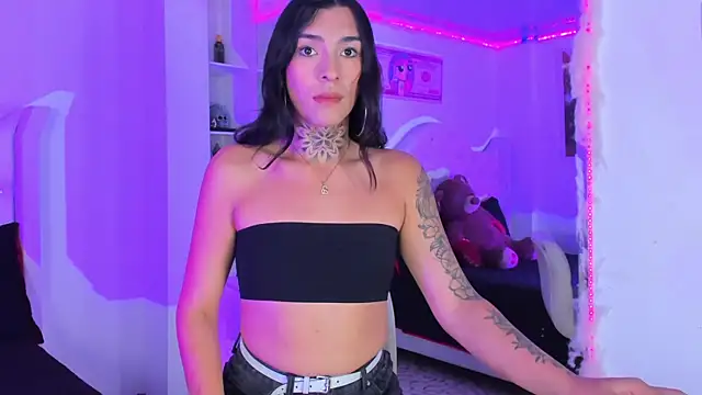 Snapshot of Camila_Coxx chatting on October 4, 2025, 12:34 am Camila Coxx online show from October 4, 2025, 12:34 am