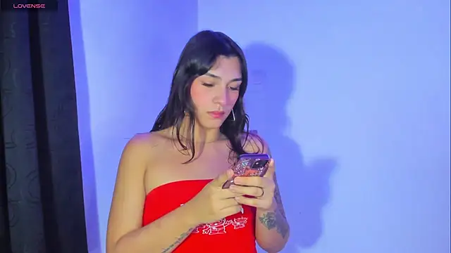 Snapshot of Camila_Coxx chatting on February 27, 2025, 4:57 am Camila Coxx online show from February 27, 2025, 4:57 am