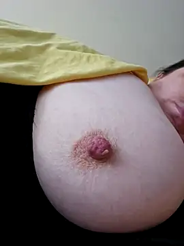 Snapshot of ashezjxm8698 chatting on November 3, 2025, 10:30 am ashezjxm8698 online show from November 3, 2025, 10:30 am